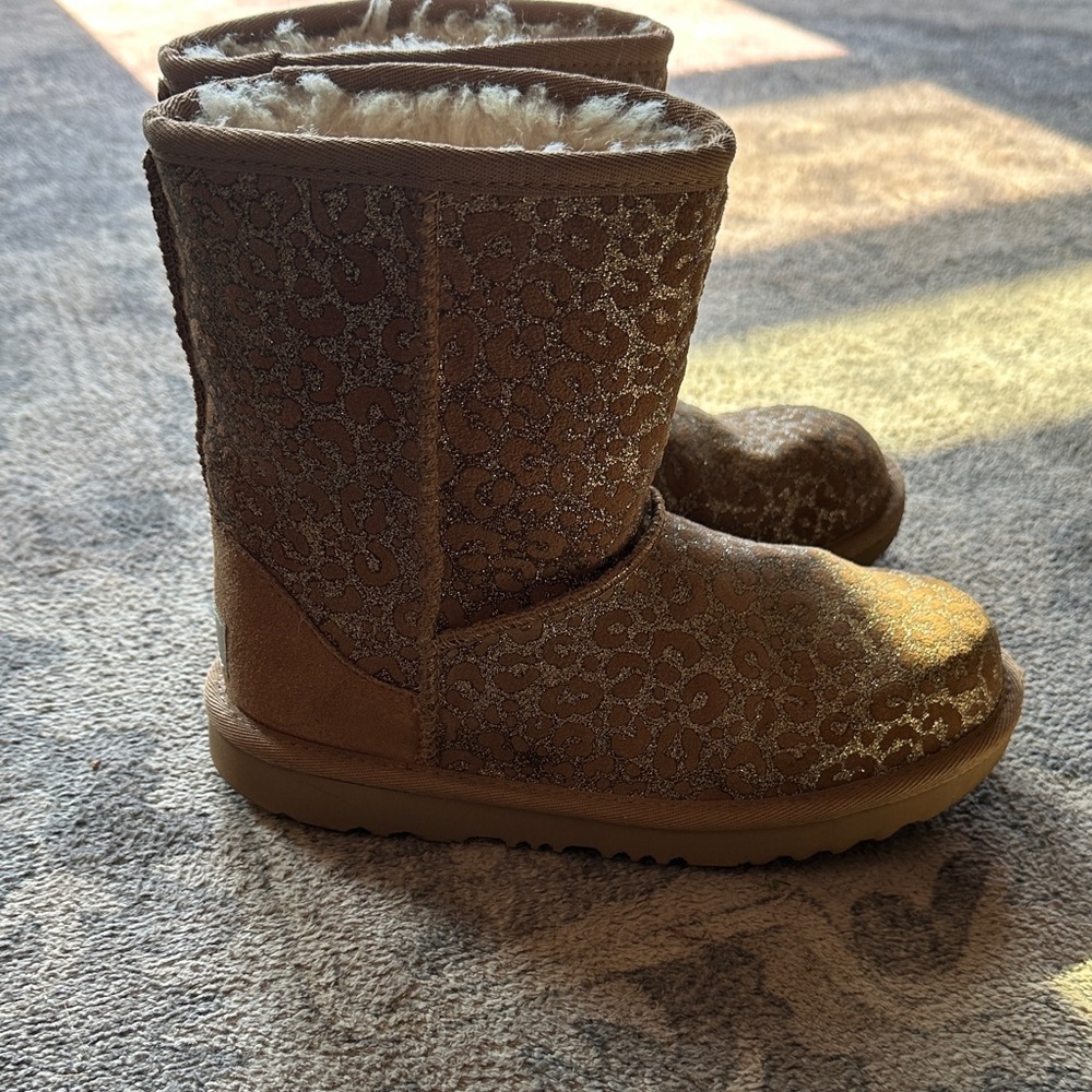 UGG Kids Boots in Brown and Gold